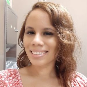 Meet your Posher, Yesenia